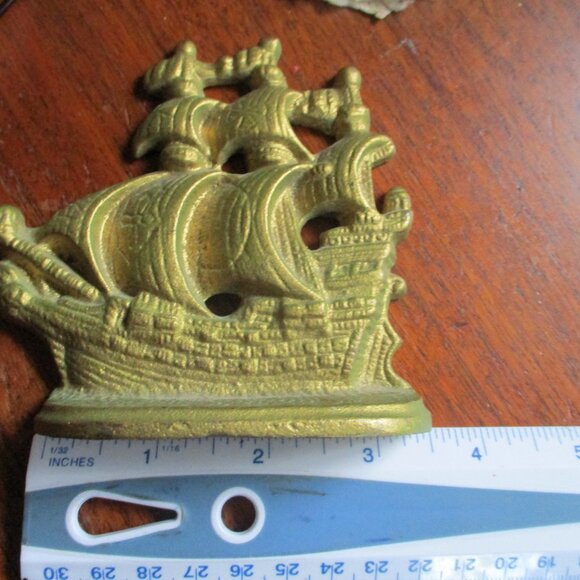 Single small brass ship bookend - Picture 5 of 6